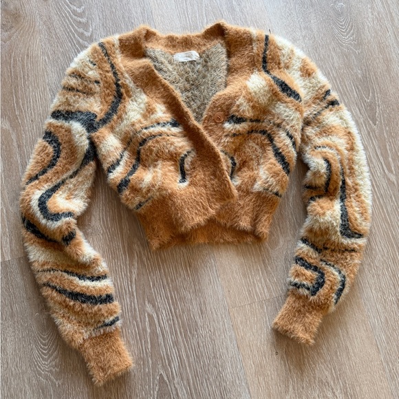 Altar'd State Tops - Altar'd State | Fuzzy Cropped Cardigan with Swirl Pattern